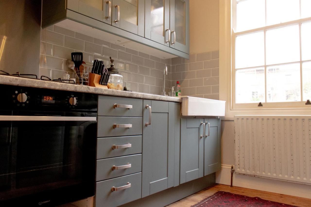 Trendy Two Bed With Private Garden Appartement *